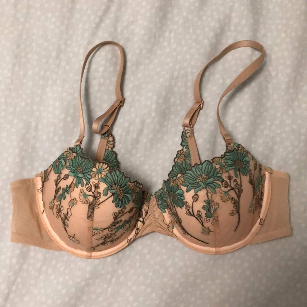 Lightly lined aerie bra